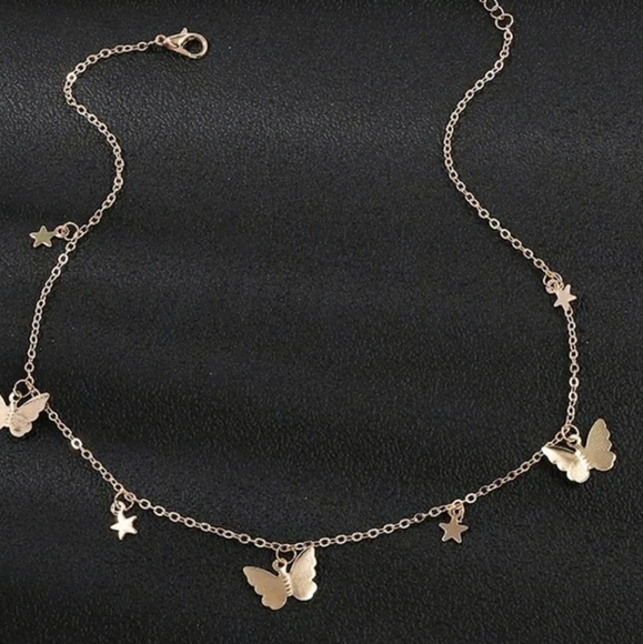 NWT Stunning butterfly necklace - Picture 2 of 3